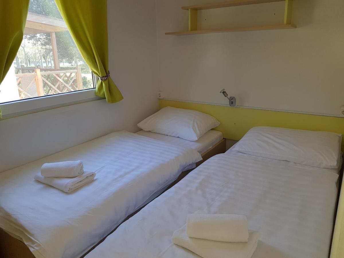 Naturist Mobile Homes Eden In Fkk Ulika Poreč Kültér fotó